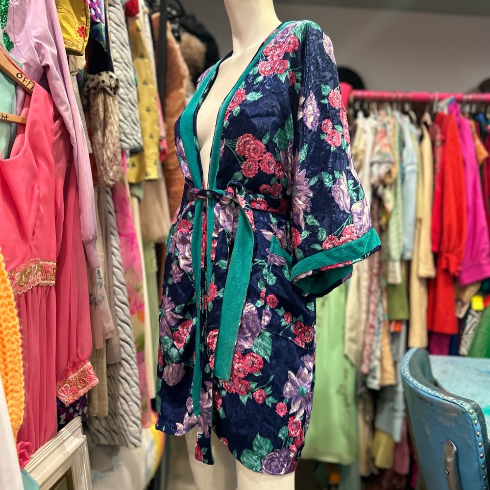 Vintage Terry Interior Robe - Picture 14 of 14